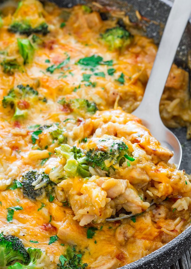 One Pot Cheesy Chicken Broccoli and Rice Casserole - Maria's Mixing Bowl