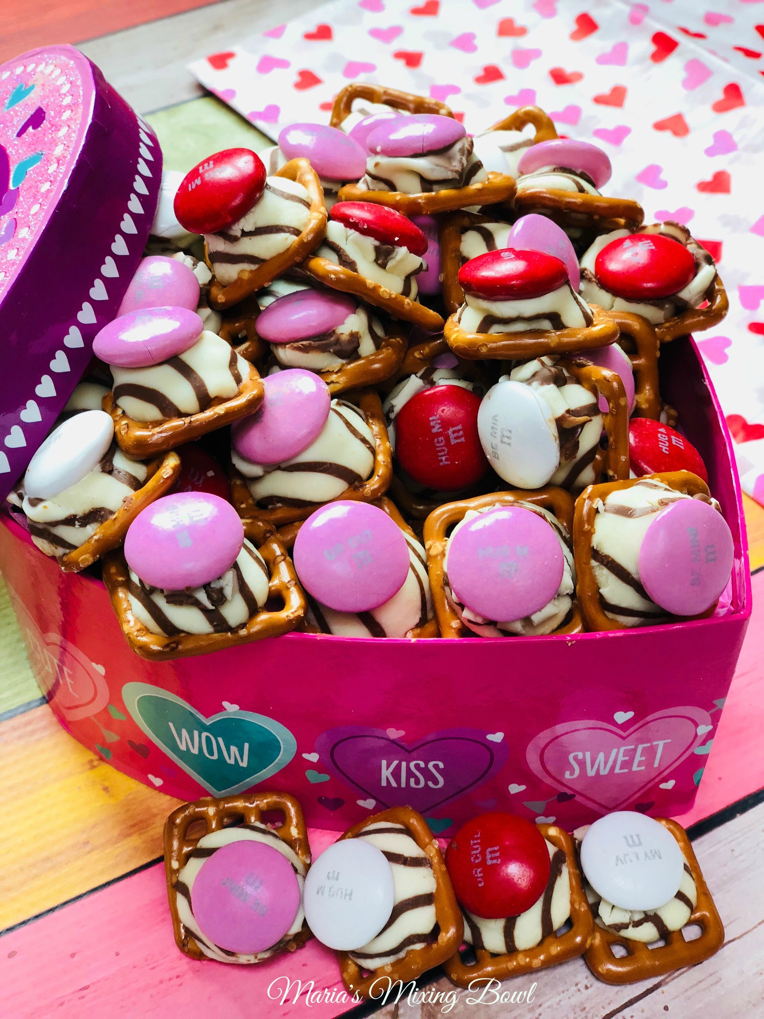 Easy Hug Pretzel Treats