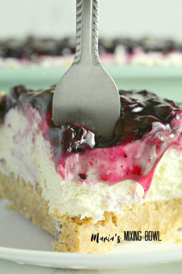 Dig into this No Bake Blueberry Cheesecake Bars