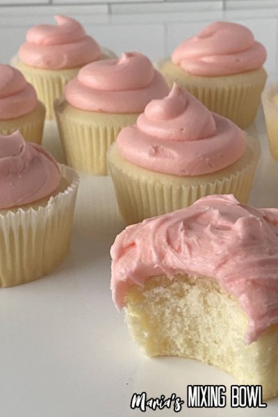 Copycat Magnolia Bakery Cupcakes - Maria's Mixing Bowl