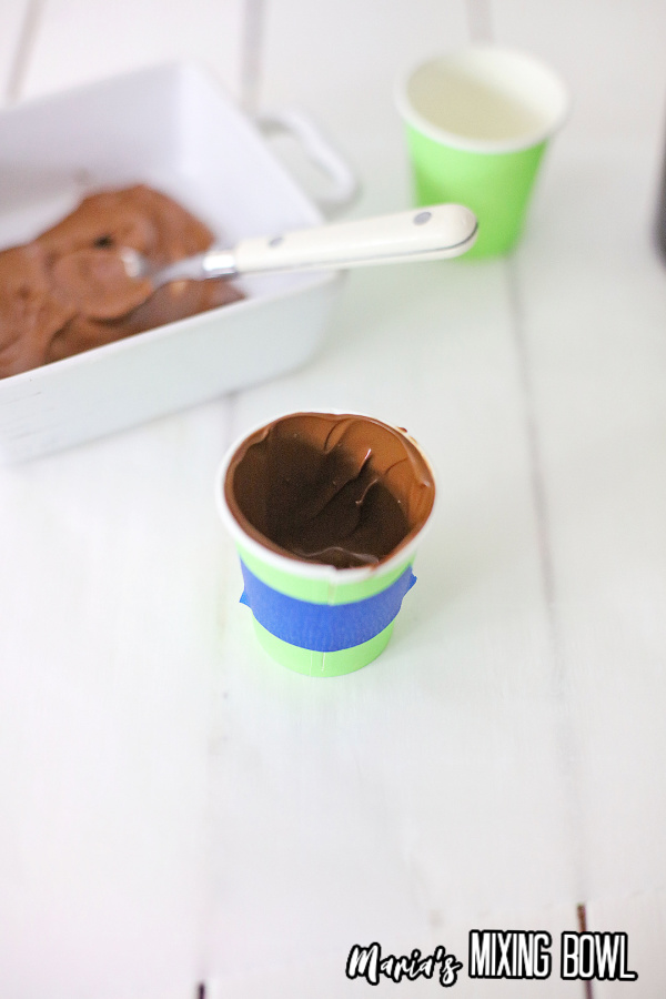 Paper cup with inside coated with chocolate