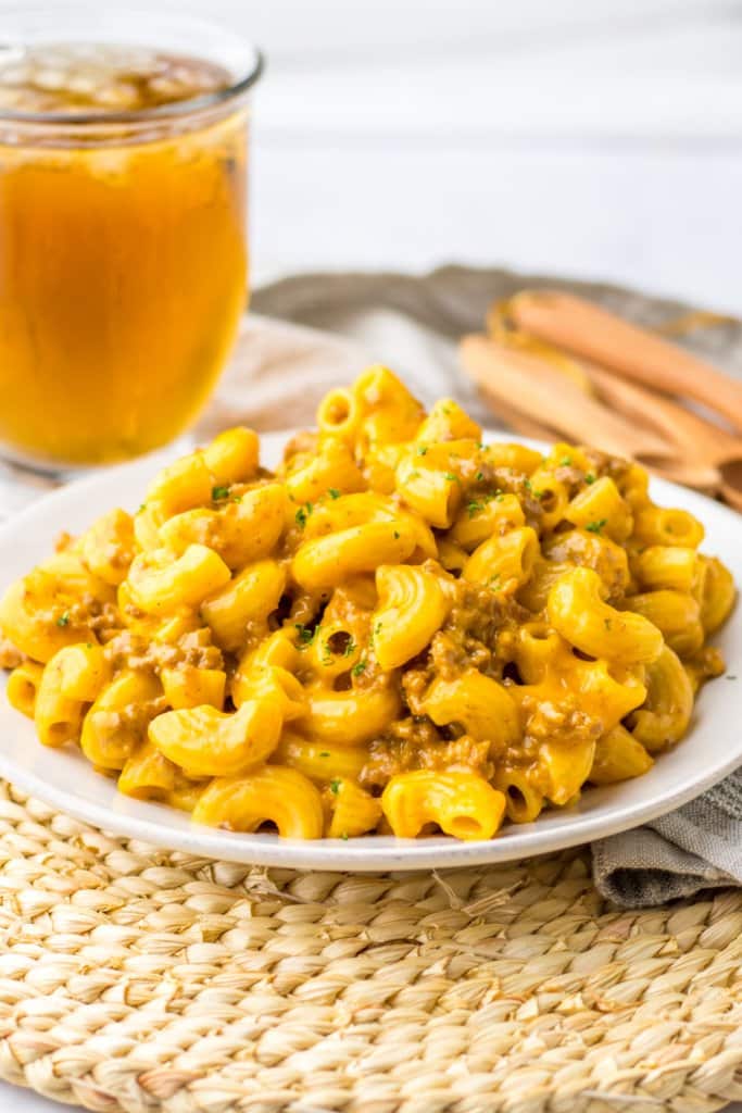 plate full of one pot cheeseburger pasta.