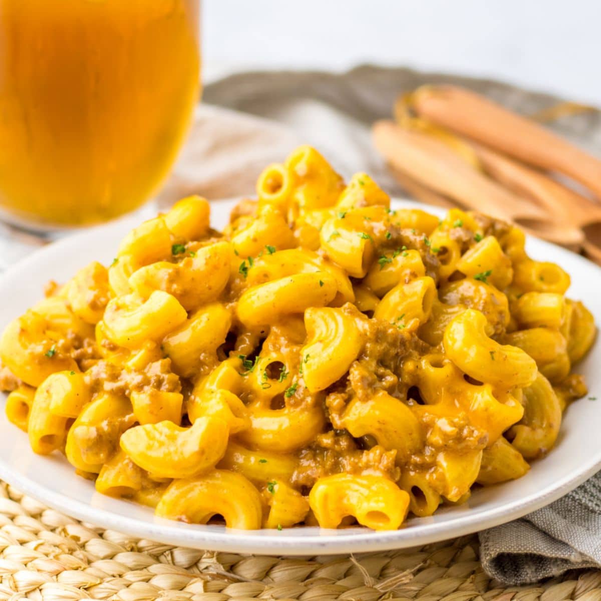 plate full of one pot cheeseburger pasta.