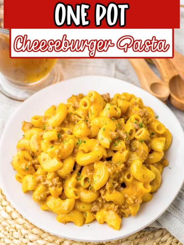 plate full of one pot cheeseburger pasta.