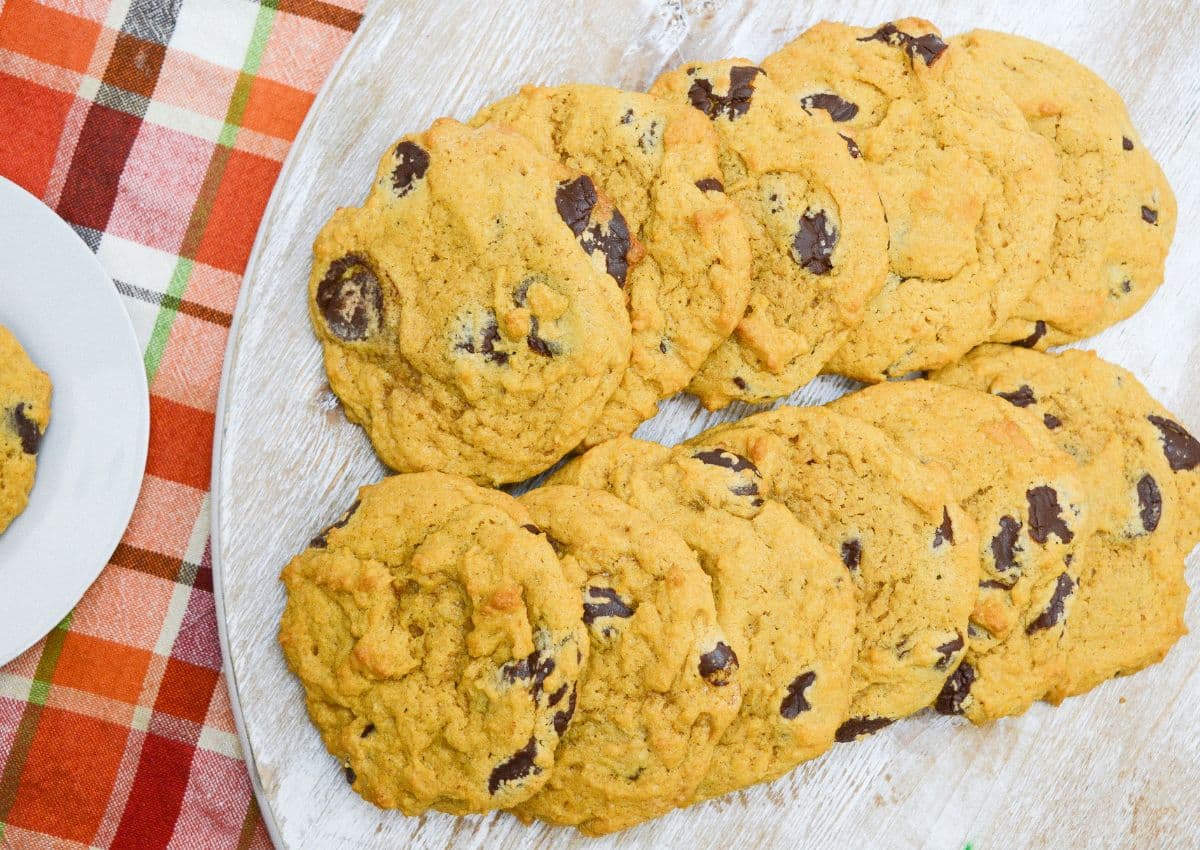 Cookies on serving platter.