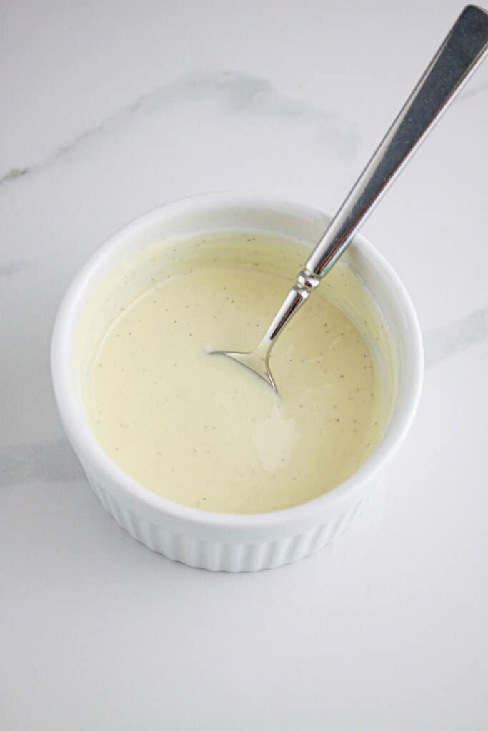 White chocolate melted in a bowl.