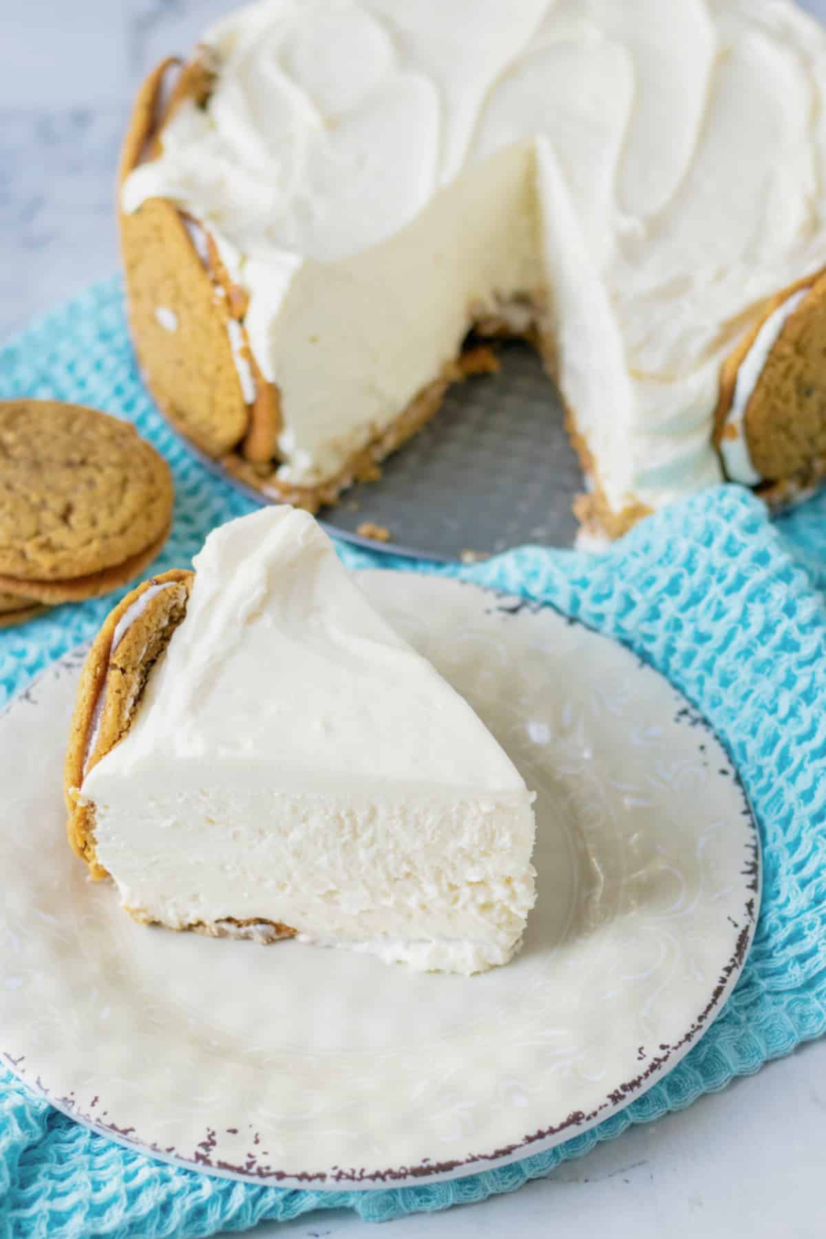 Slice of oatmeal cheesecake on a plate.