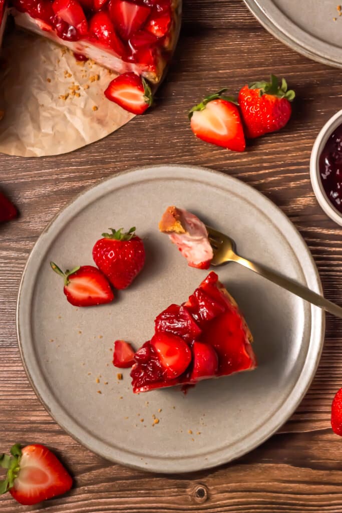 picture of strawberry cheesecake on plate