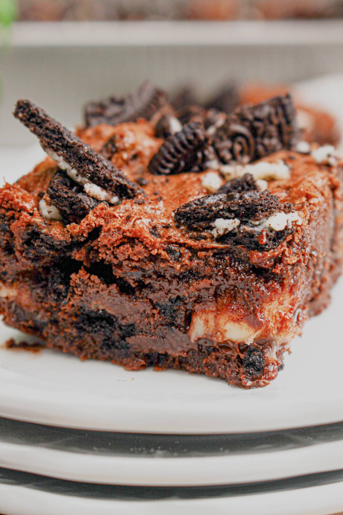 Oreo brownie on a small plate.