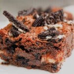 Oreo brownie on a small plate.